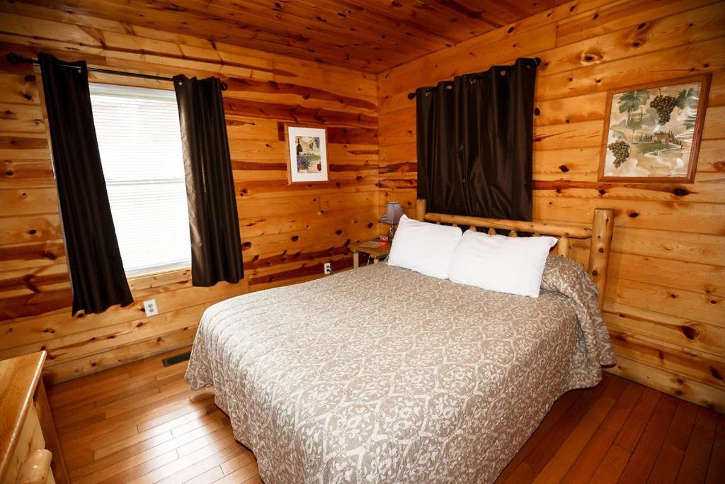 The Cabins At Pine Haven - Beckley Beaver Exterior photo